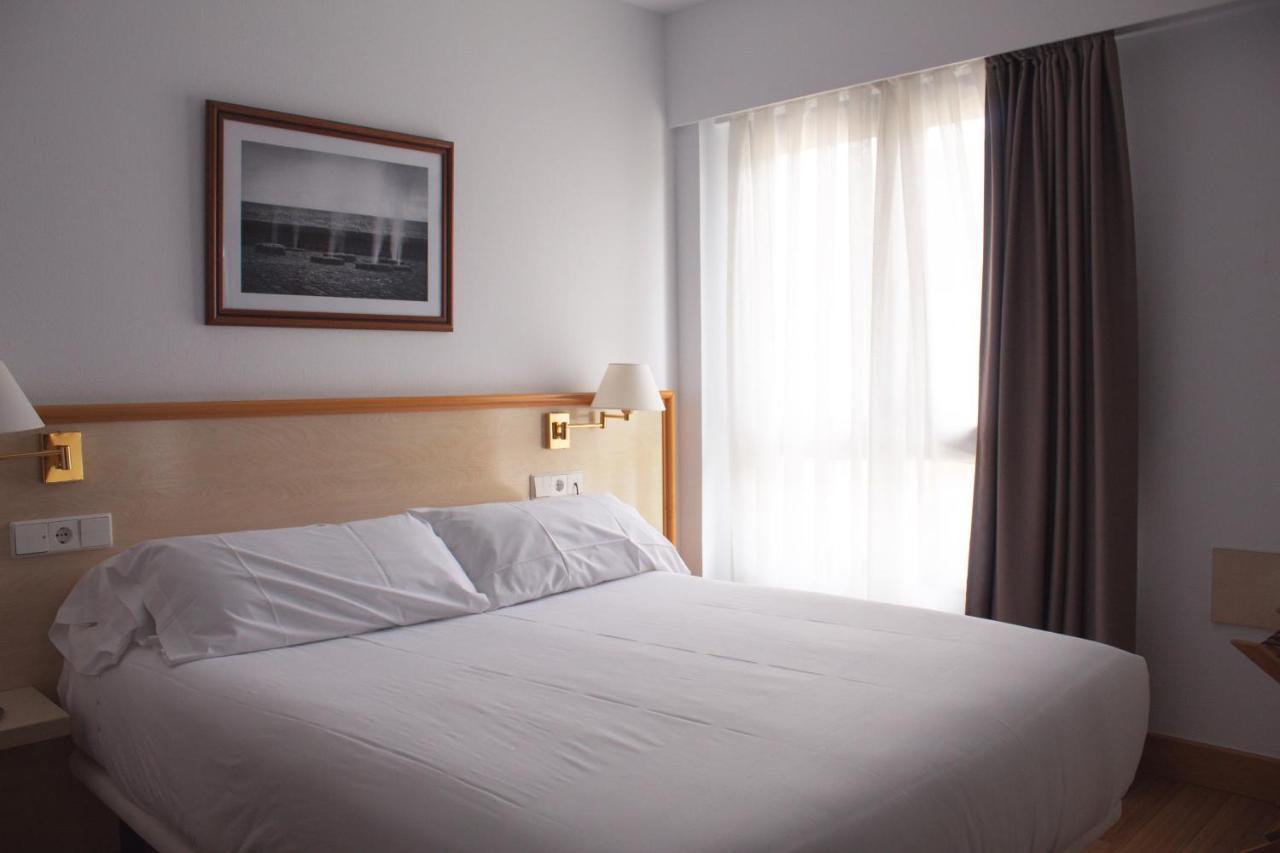 Hotel Ezeiza Сан-Себастьян Экстерьер фото