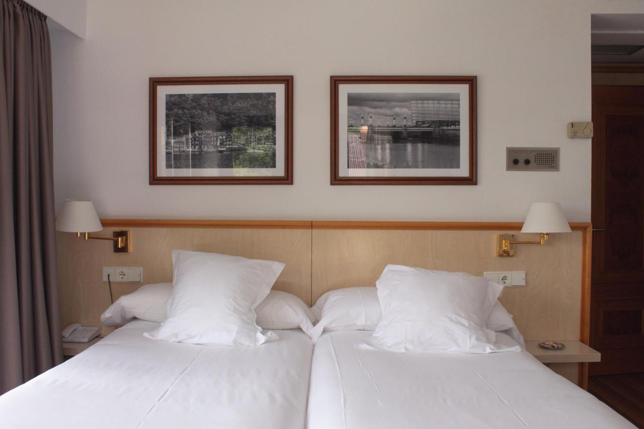 Hotel Ezeiza Сан-Себастьян Экстерьер фото