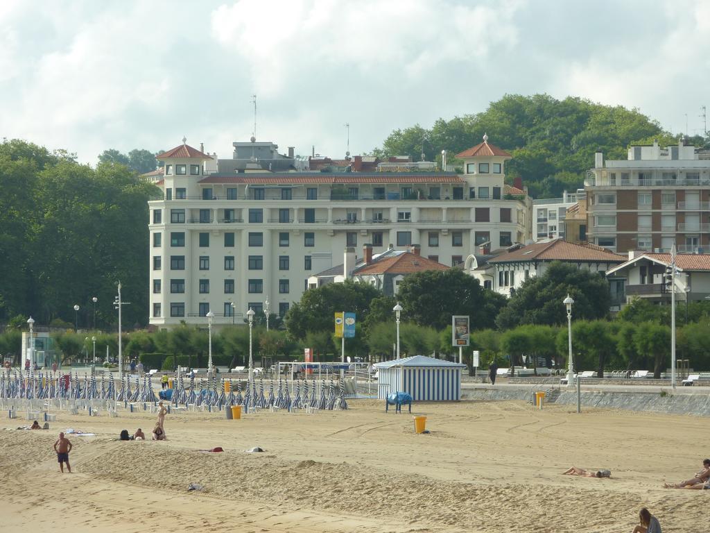 Hotel Ezeiza Сан-Себастьян Экстерьер фото